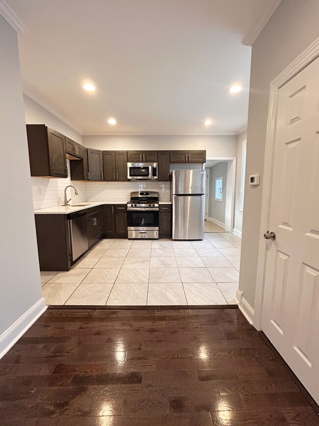 Photo - 157 E Duval St