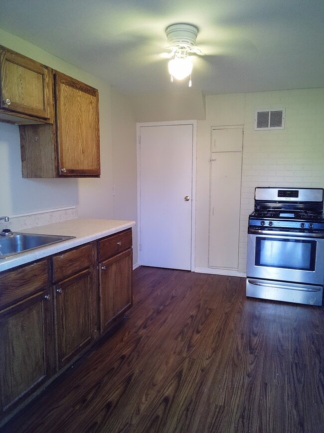 Photo - 21 Indianwood Blvd