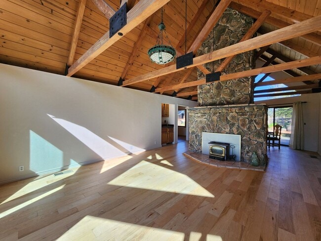 Building Photo - Country Property in Sebastopol