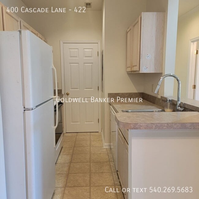 400 Cascade Ln