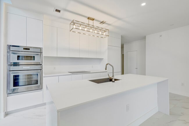 Photo - 700 NE 24th St Unit 207 # 207-A