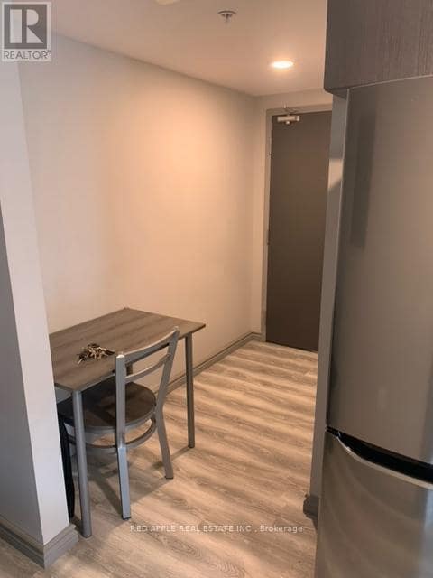 Photo - 275F Larch St Unité 216