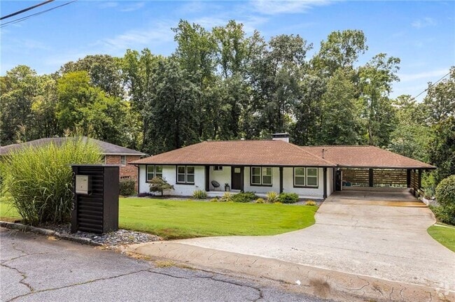 Building Photo - 2423 Sunset Dr NE Rental