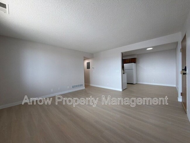 Photo - 535 W Saunders Ave Unit 3