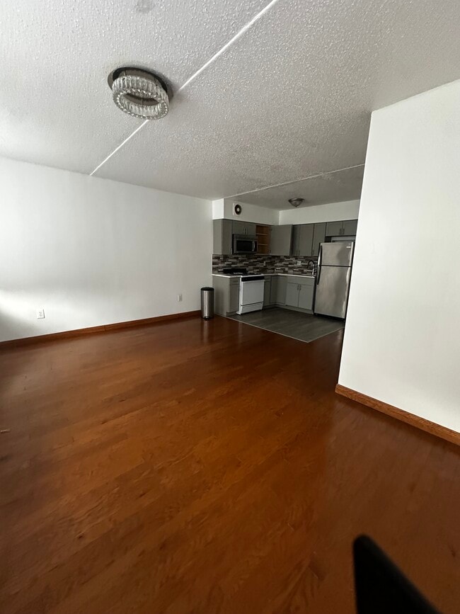Photo - 8 E 118th St
