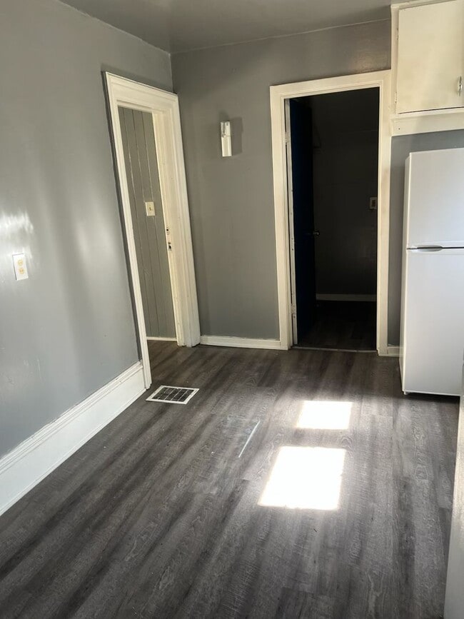 Building Photo - 427 W Marion St Unit 427 West Marion Street- 5 Rental