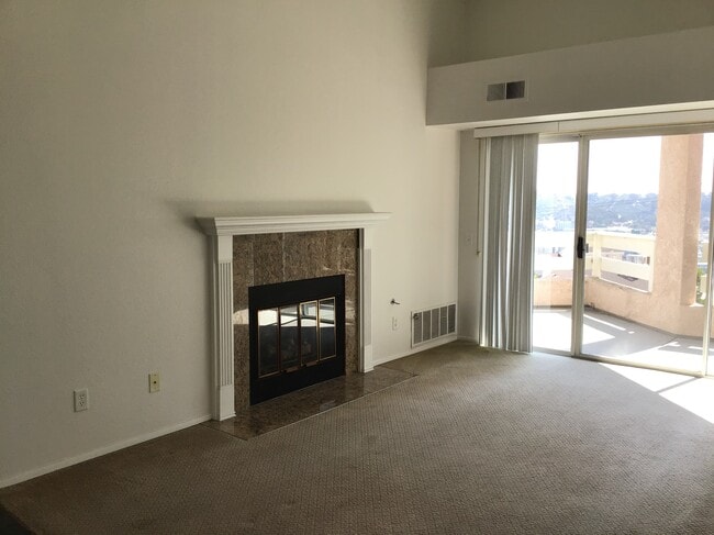 Photo - 7027 Camino Revueltos Unidad 332