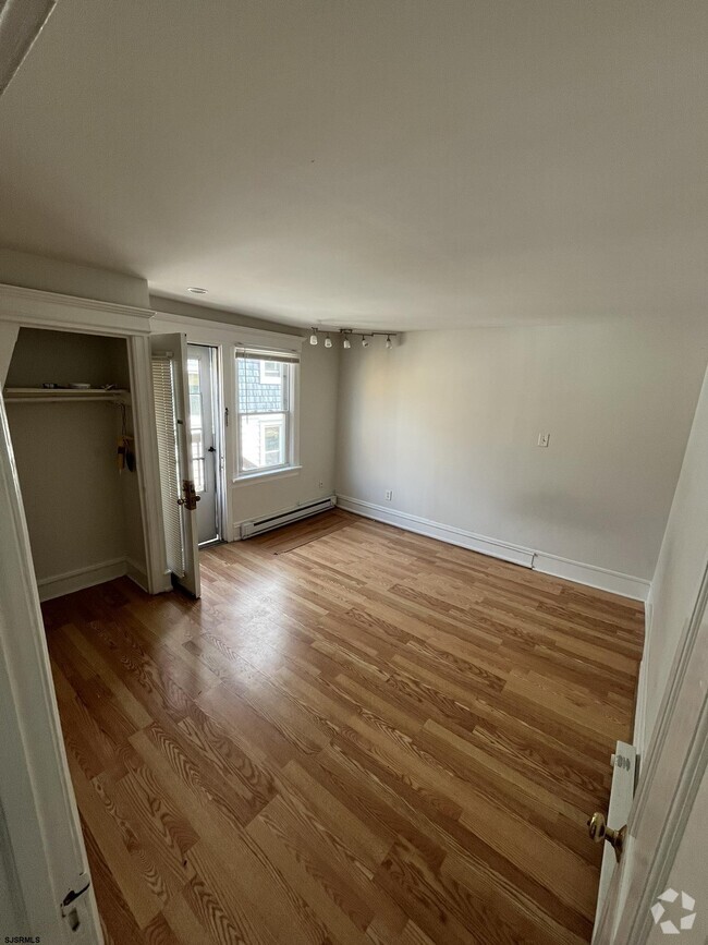 Building Photo - 14 N Oakland Ave Rental