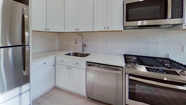 Building Photo - 37 Calumet St Unit 1 Rental
