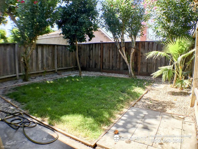 Photo - 2 br, 1.5 bath Duplex - 839 N 15th Street -