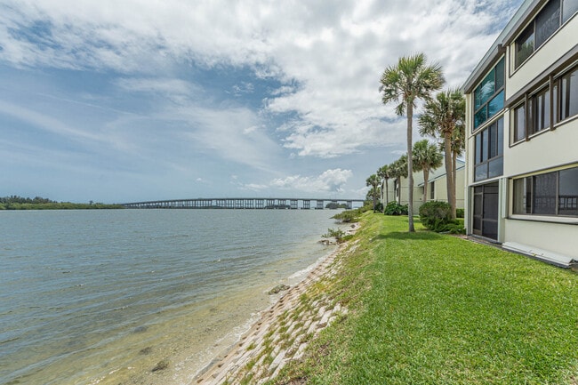 Building Photo - 1840 Tarpon Ln Unit # 305 Rental