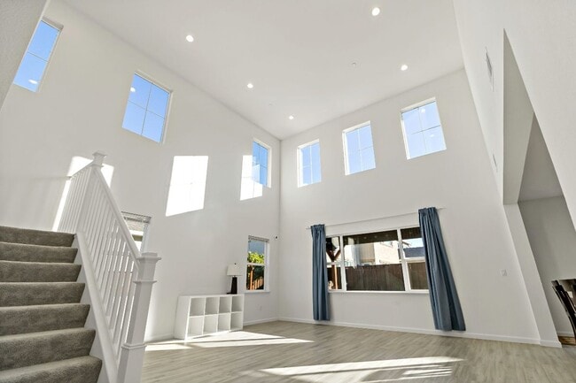 Photo - 717 Delaney Pkwy