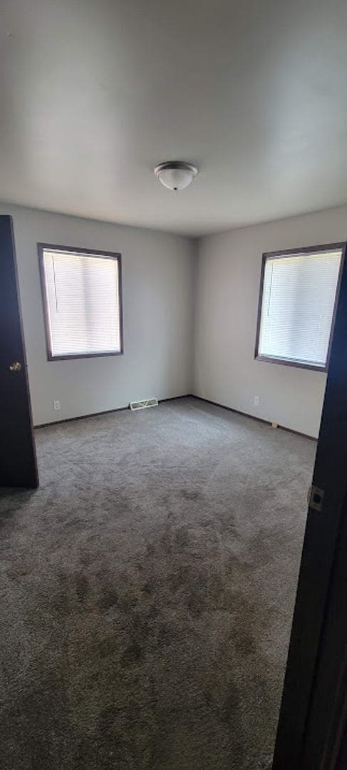 Photo - 729 Ottawa Ave