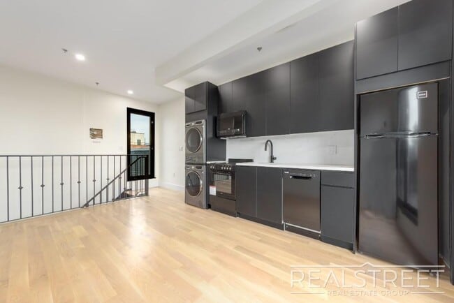 Photo - Stunning Brand new PH 1 Bed with Private Roof Deck! Unit PH