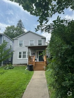 Building Photo - 20 E 4th St Rental