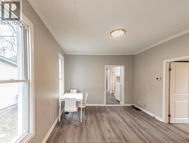 Photo - 420 Pierre Ave