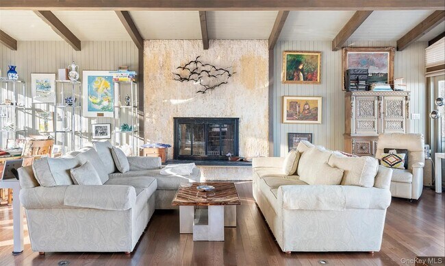 154 W Lake Dr