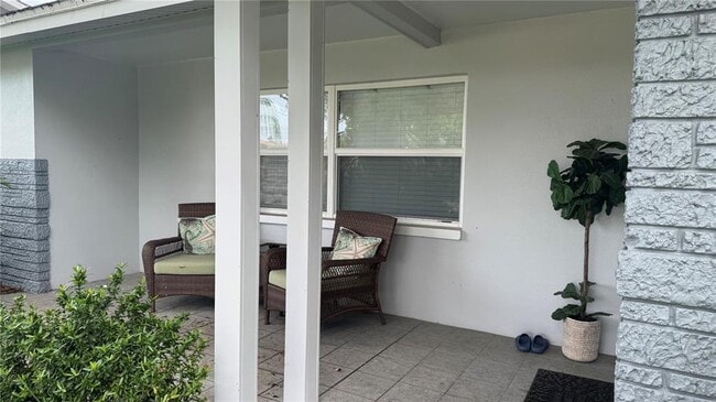 9652 Commodore Dr