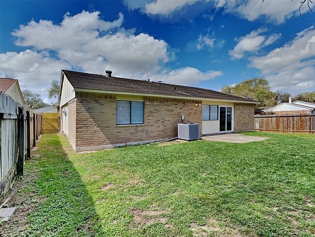 Building Photo - 6646 Loch Langham Dr