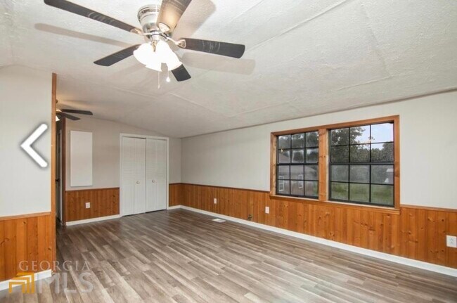 Photo - 741 Rosemont Rd