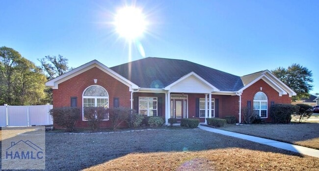 Photo - 1000 White Oak Cir