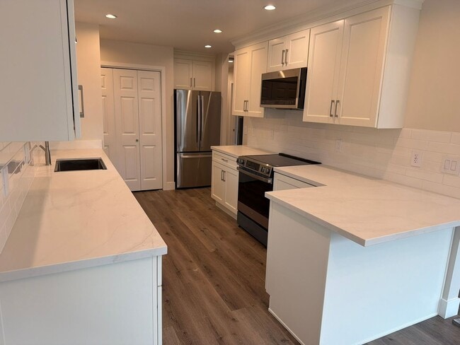 Photo - Brown 1403-1407 Unit 1403