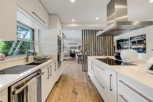 Photo - 130 SW 25th Rd