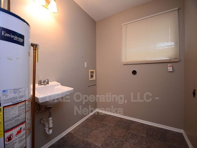 Photo - 8624 Templeton Dr