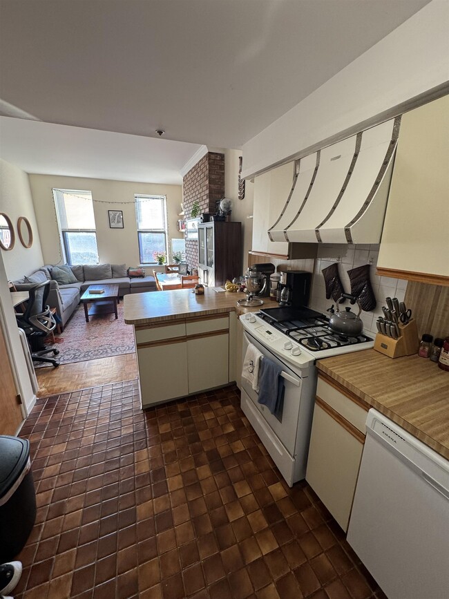 Photo - 729 Washington St Unit 5