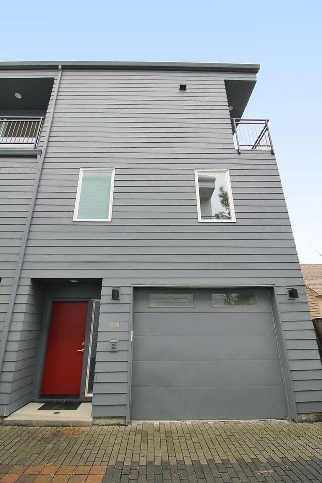 Photo - 1020 N Ainsworth St