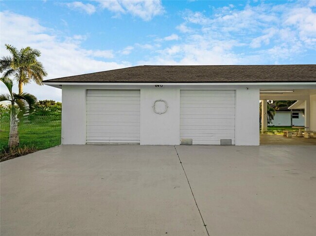 Photo - 20000 SW 216th St