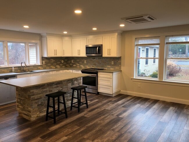 Photo - 142 Parker St