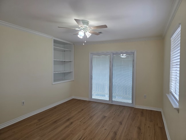 Photo - 57400 Oak Ave