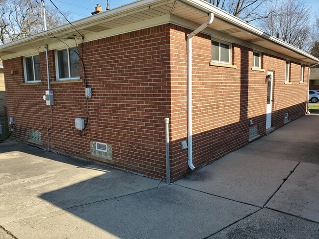 Photo - 3914 McKinley St