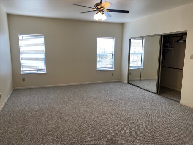 Photo - 2856 Holly Hall St Unidad 2856