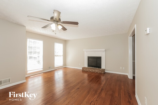 Photo - 3843 Holland Dr