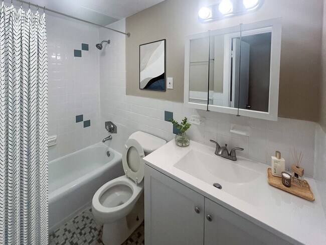 Building Photo - 371 Harvard St Unit 26