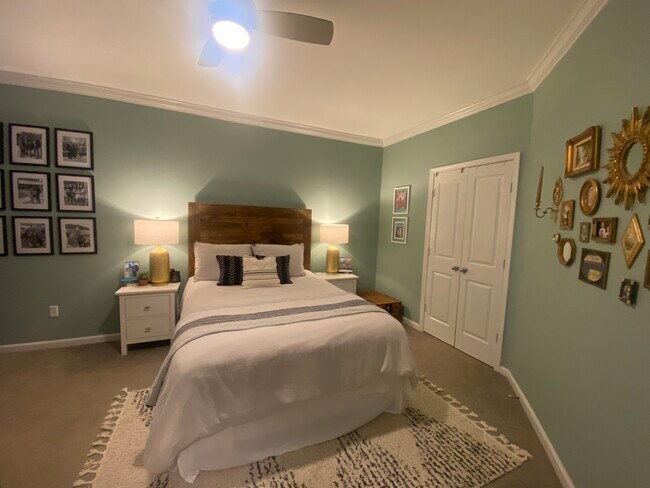 Photo - 821 Ralph McGill Blvd NE Unidad 2308