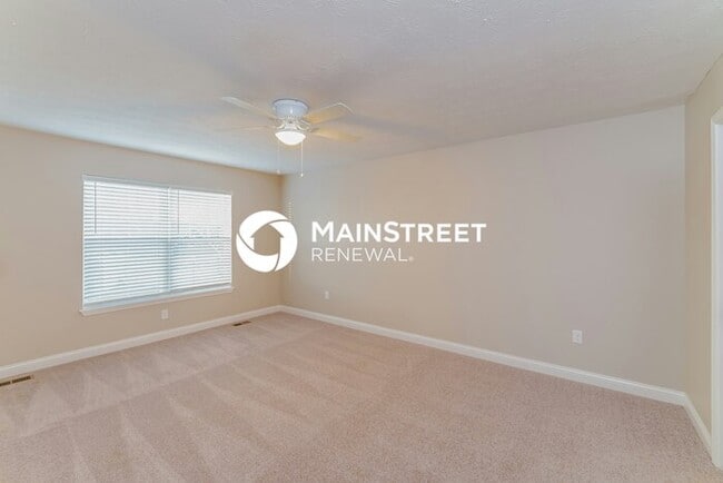 4 Bedroom Pet-Friendly Home in Shepherdsville, KY with Main Street Renewal