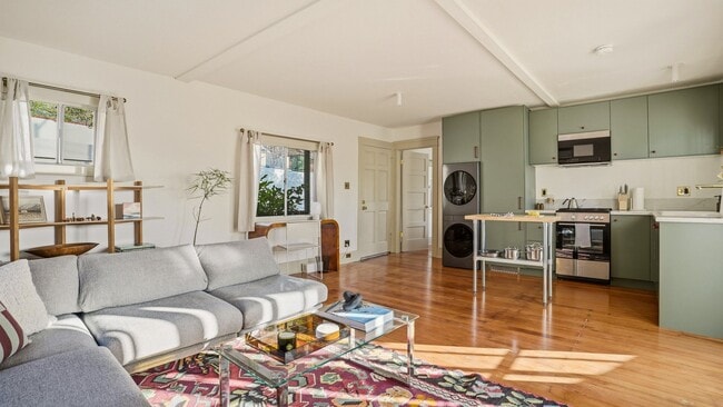 Photo - 3907 Berenice Pl