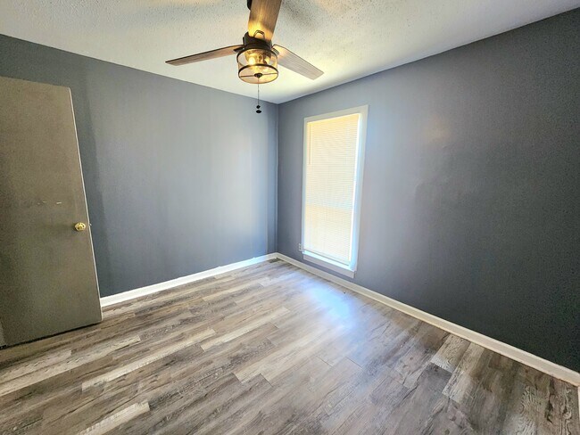 Photo - 6061 Briarhurst Dr