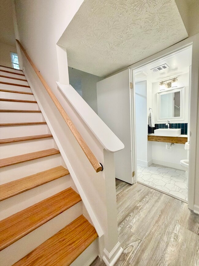Photo - 2853 Middleboro Dr