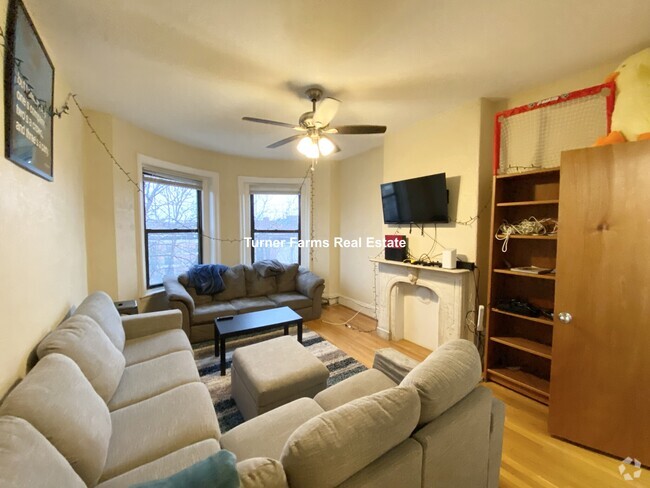 Building Photo - 88 Hammond St Unit 8 Rental