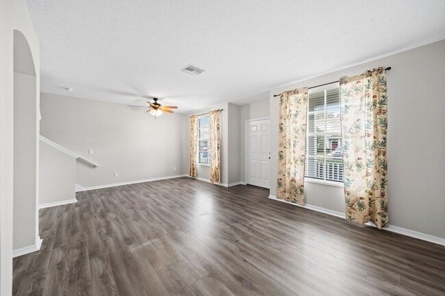 Photo - Beautiful 3 Bedroom, 2.5 bath townhouse for rent in Wesley Chapel.