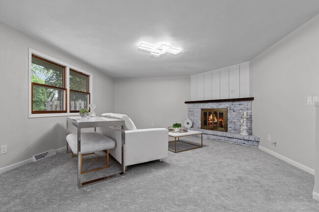 Photo - 3124 N Bluemound Dr Townhome