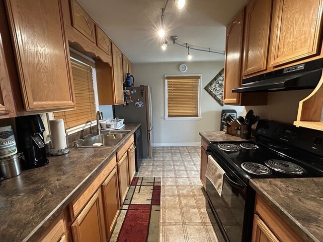 Photo - Adorable 5 Bed 2 Bath Cottage Home
