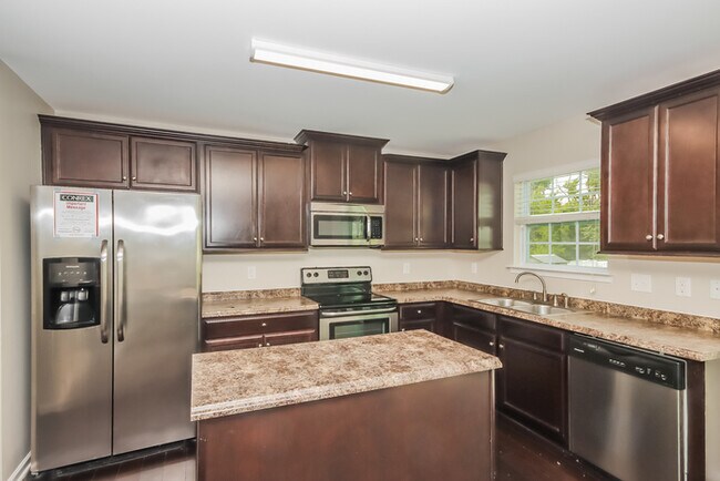 Photo - 1402 Kent Downs Ave SW