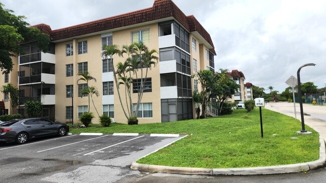 Photo - 4156 Inverrary Dr Unit 203