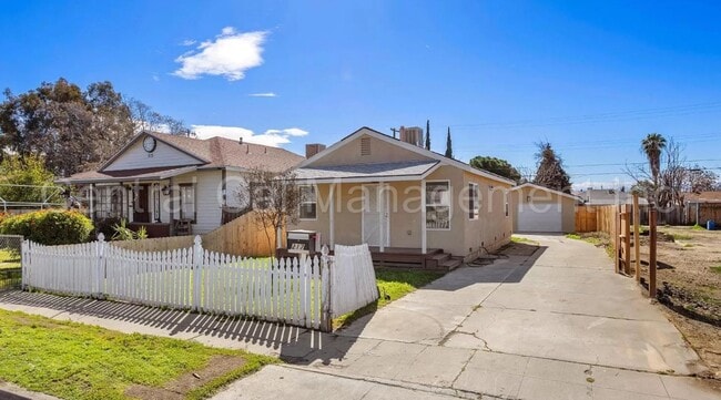 Photo - 2 Bedroom/1 Bath Home - $1350 Per Month!