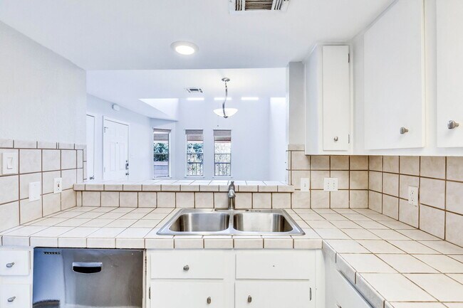 Photo - 2104 Cullen Ave Unit 207